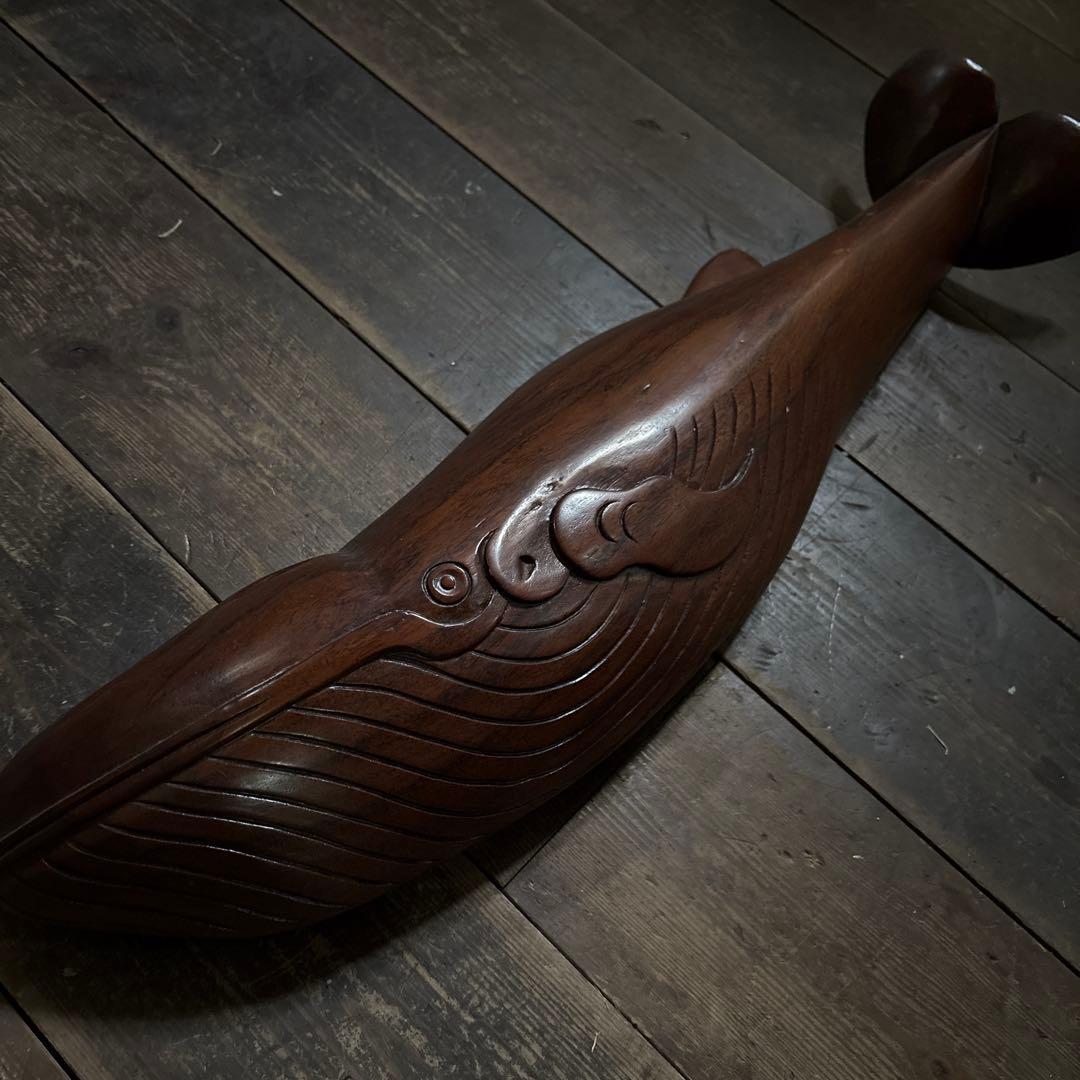 木彫り　鯨　壁掛けディスプレイ 木製オブジェ ホエールテール 25cm クジラの尻尾 ホワイトウォッシュ