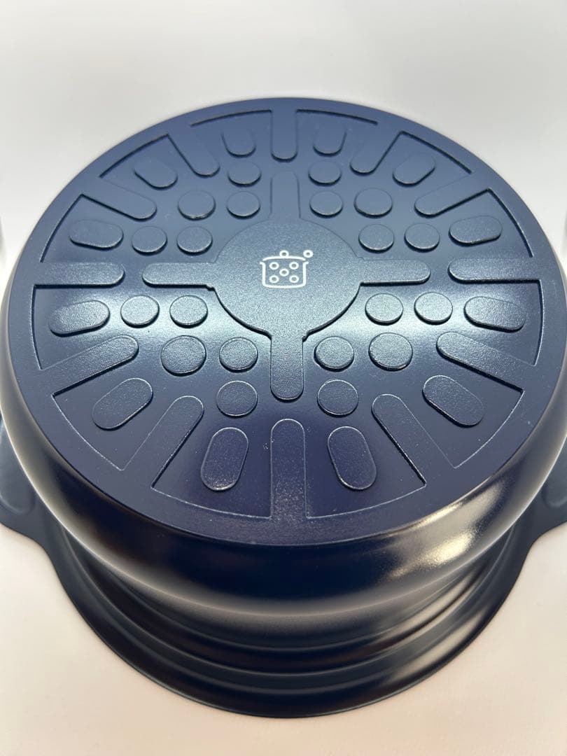 新品未使用・箱なし】栗原はるみ 万能鍋 小 蒸し器付き／鍋つかみおまけ