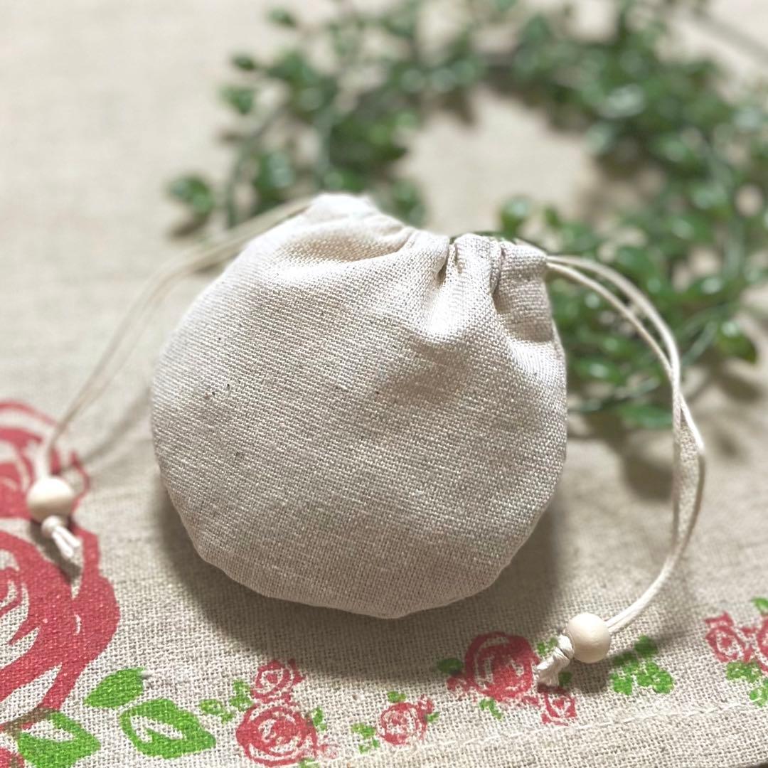 No.2306-63 手のひら巾着サシェ 香り袋 綿麻 ローズ刺繍 オレンジ