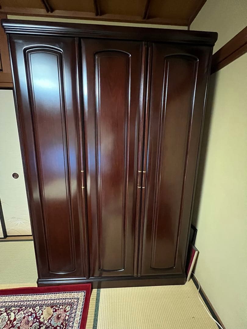 府中家具　最高級洋ダンス　3枚扉　桐　家具 美品】府中家具 3枚扉 桐製家具 婚礼家具 洋服ダンス 洋ダンス - メルカリ