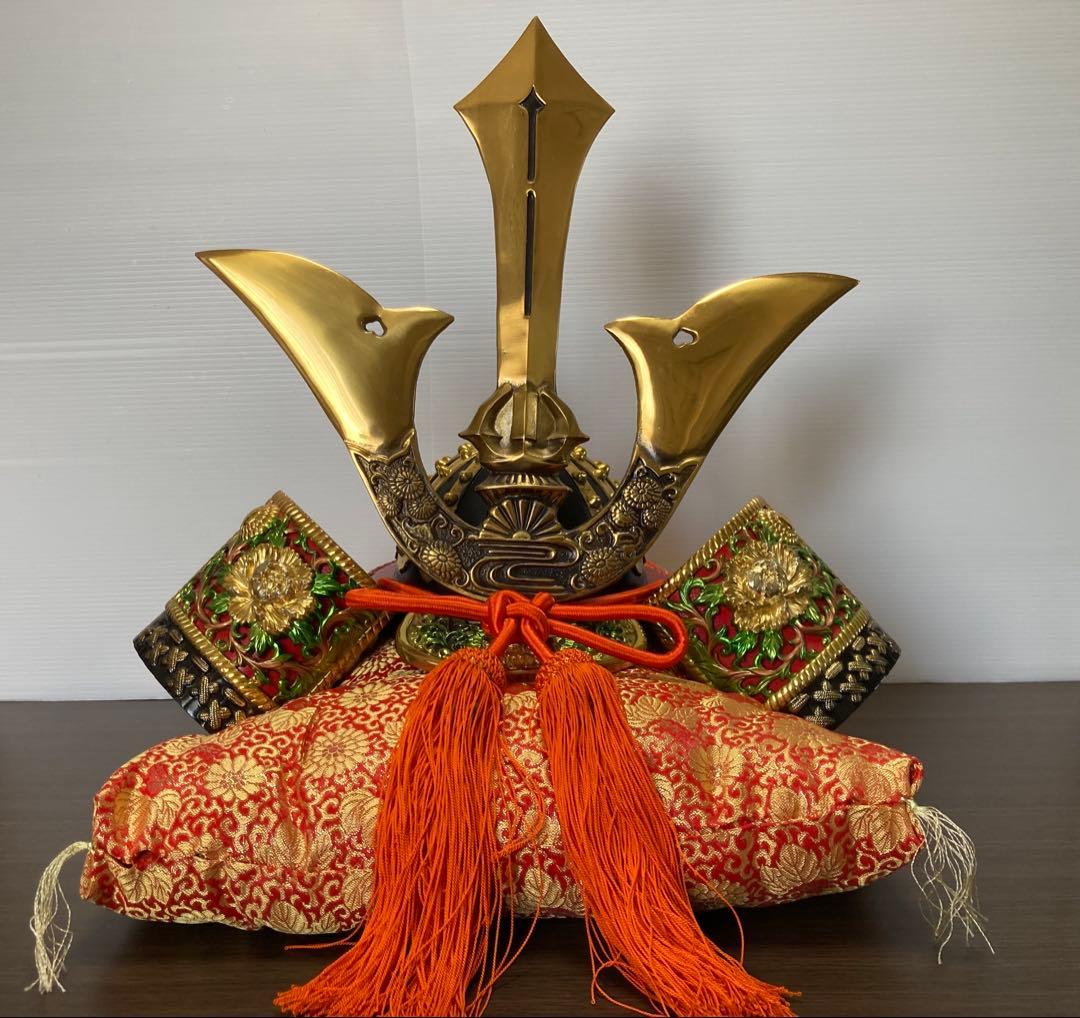 【伝統鋳芸】出世 獅子兜 瑞島謹製 重量6kg (商標登録: 大楠公) 伝統鋳芸】出世 獅子兜 瑞島謹製 重量6kg (商標登録: 大楠公)