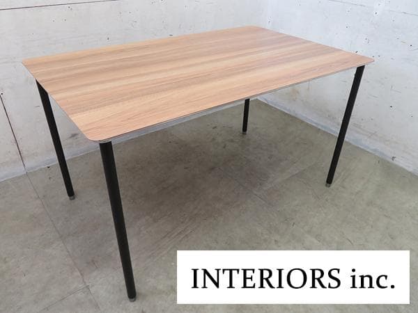 美品■インテリアズ■アルミ×木目/エルム■TEE■ダイニングテーブル■21万円 美品□インテリアズ□アルミ×木目/エルム□TEE□ダイニングテーブル