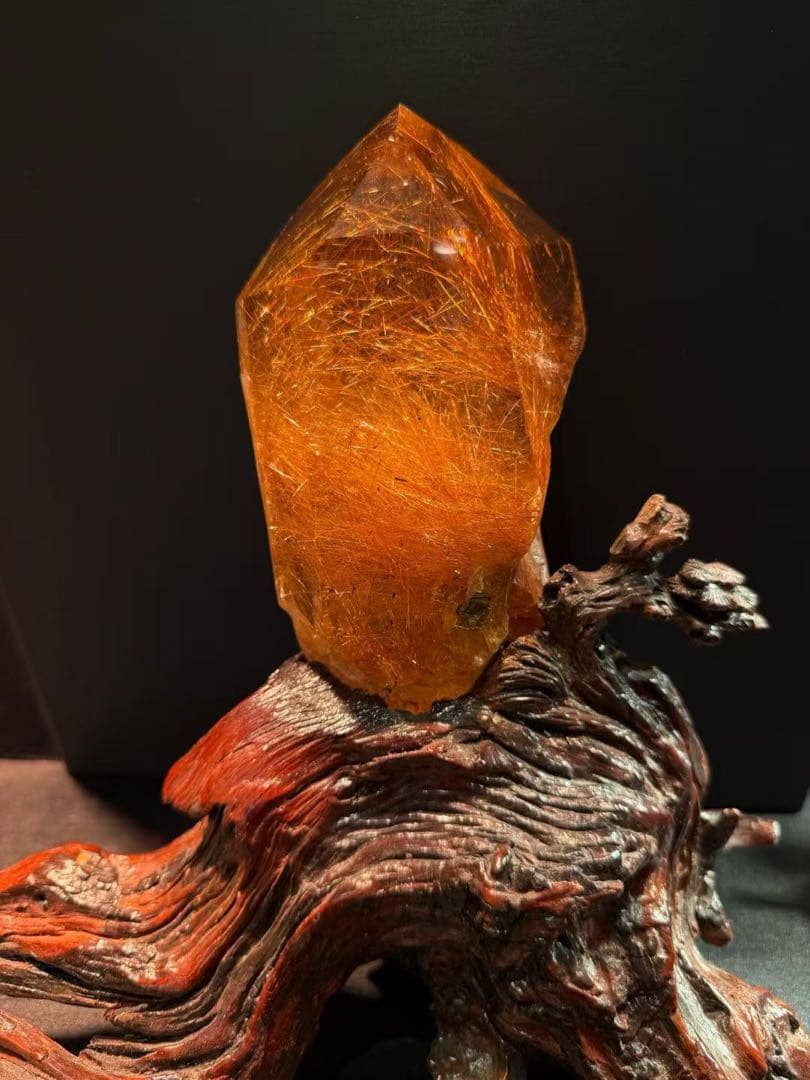 ⭐︎天然銅色ゴールドルチルクオーツ 置物 968.8g