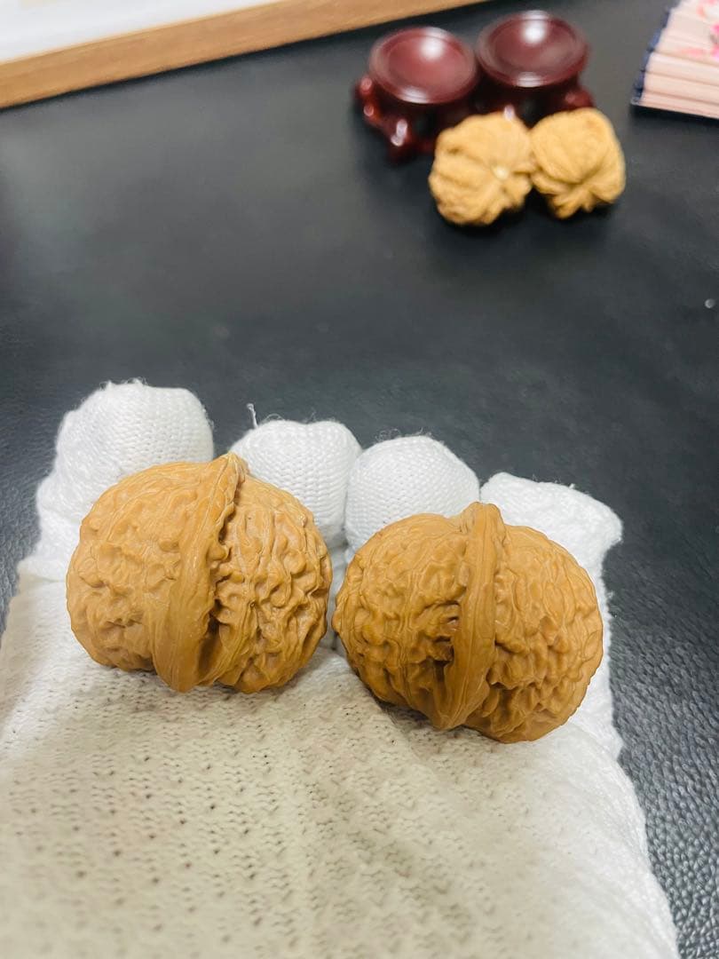 No.389 遊ぶクルミ 文玩核桃 三角白狮子头核桃 (おまけ1ペア付き