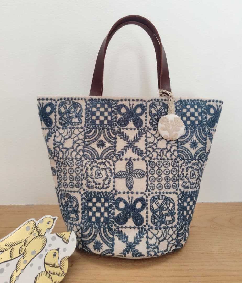 クリスマス出品☆ミナペルホネンforest tile　バケツバック SALE☆ミナペルホネンforest tile,tambourineショルダーバッグ/beige