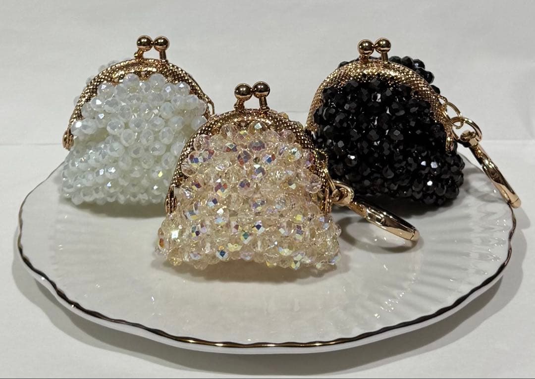 ビーズ がま口 小物入れ 小銭入れ ピルケース 黒 黄色 白 チャーム