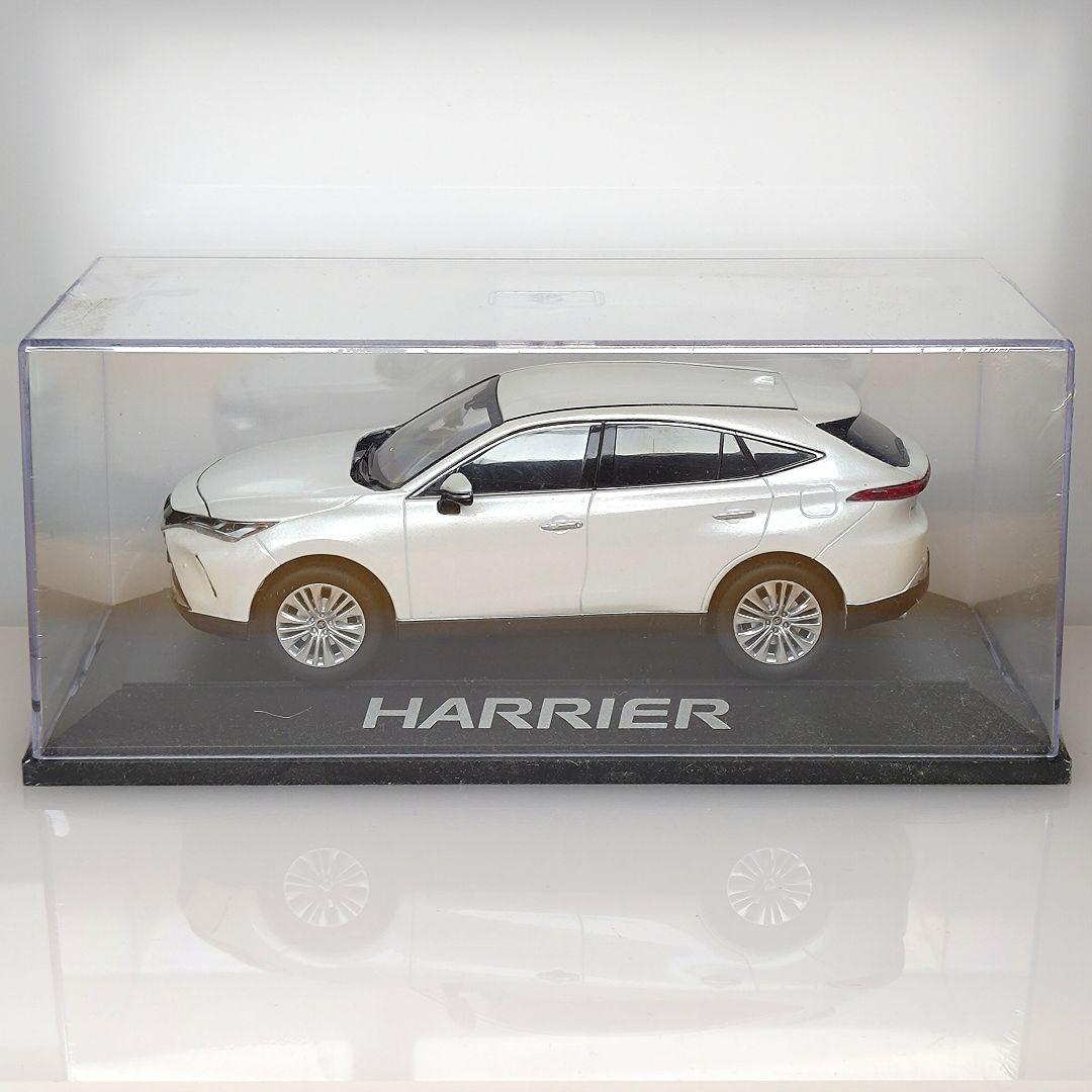 新型 トヨタ ハリアー カラーサンプル ホワイトパールクリスタルシャイン 非売品 Amazon | 1/30 ミニカー 新型ハリアー HARRIER カラーサンプル 非売品
