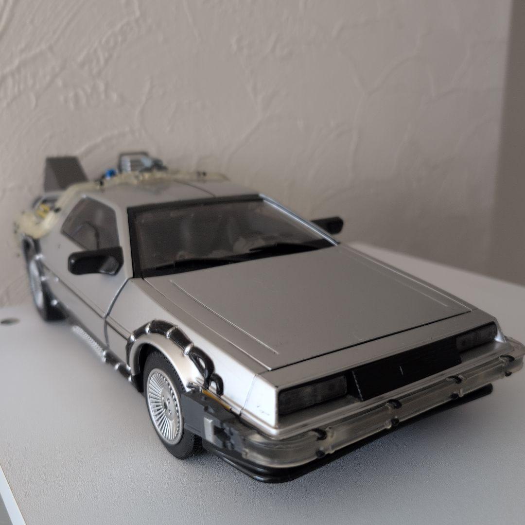 デロリアン バック・トゥ・ザ・フューチャー 1/18 Sun Star 1/18 デロリアン BACK TO THE FUTURE Part 2 DMC-12 模型