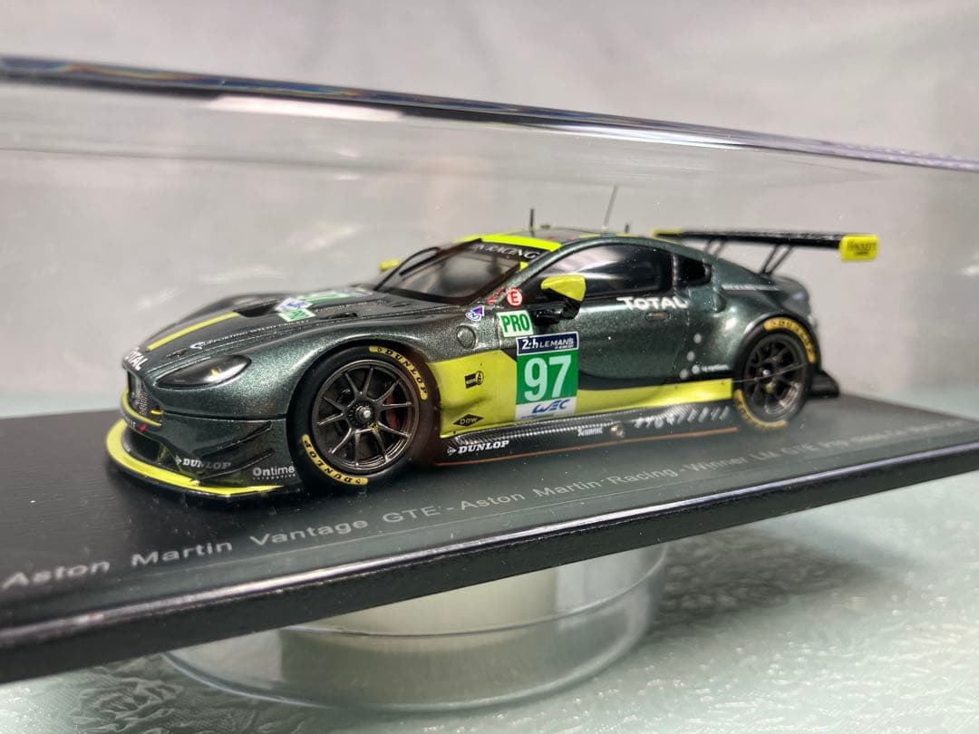 Spark Aston Martin Vantage GTE LM 2017年 Aston Martin Vantage GTE Presentation Car 1:18 Autoart Amarelo