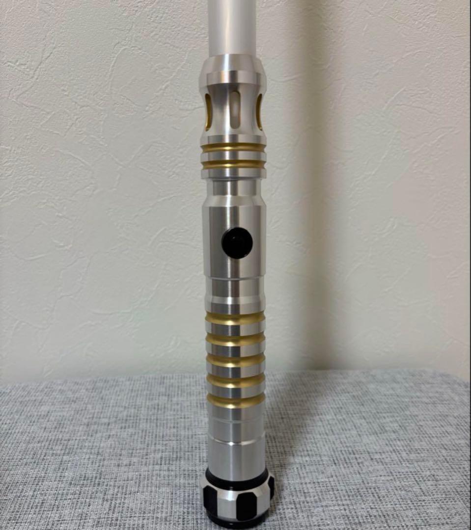 カスタムライトセーバー イニシエイト シンプルなライトセーバー アレックスセイバーズ イニシエイト