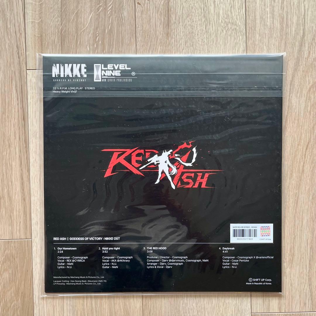 韓国限定 勝利の女神NIKKE レッドフード LPプレイヤー&レコード セット