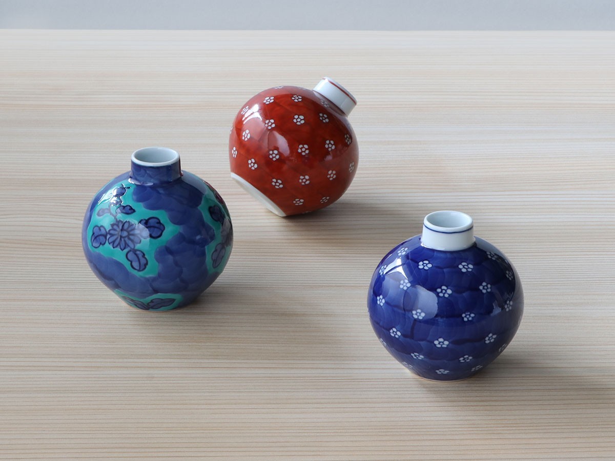 源右衛門窯 染付梅地紋 小花瓶 / げんえもんがま 染付梅地紋 小花瓶